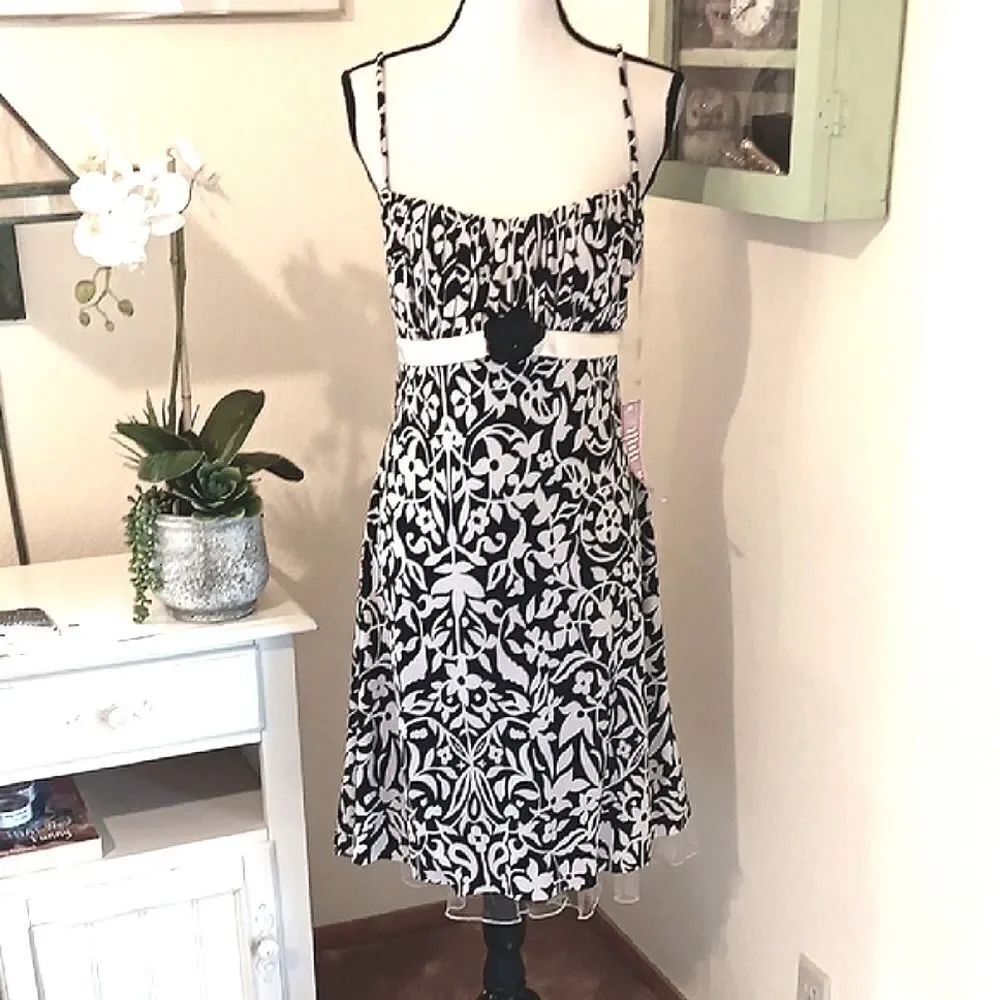 NWT Ruby Rox Monochrome Floral Pattern Dress
